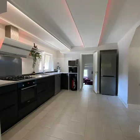 Charme Rustique- Piscine Privee Et Jardin *