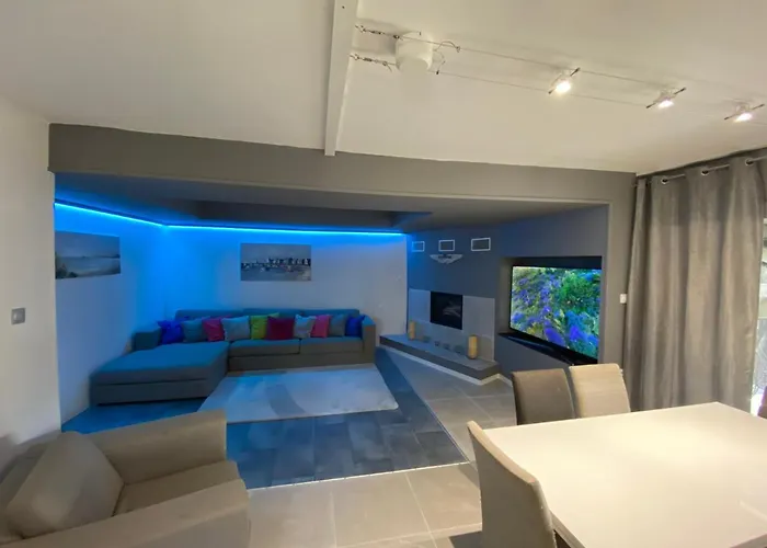 Charme Rustique- Piscine Privee Et Jardin * Queyssac